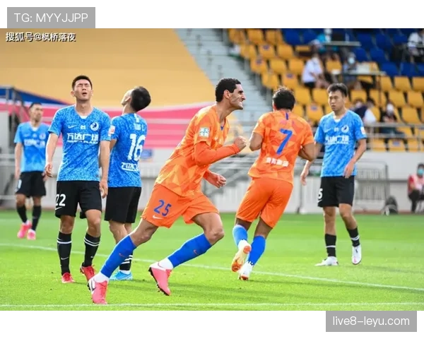 卡瓦尼状态回暖,强势进攻助球队逆转取胜 卡瓦尼状态回暖,强势进攻助球队逆转取胜