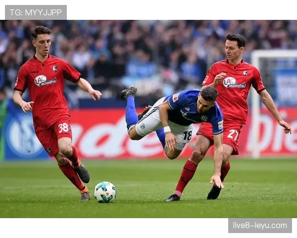 弗赖堡快攻风暴席卷赛场，比赛节奏持续提速引爆球迷热情