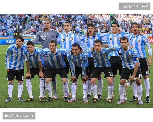 智利队中场强势掌控，助球队状态回升迈向复兴