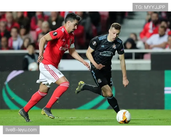 本菲卡主场强势领跑联赛,持续巩固榜首优势 本菲卡主场强势领跑联赛,持续巩固榜首优势