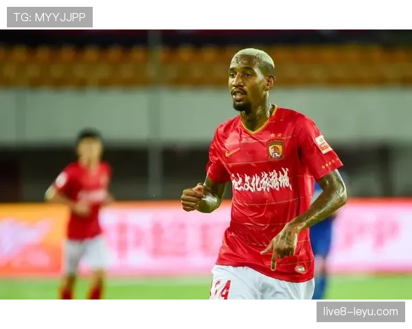 崩溃边缘？巴黎圣日耳曼豪华阵容为何连冠难保，内耗远超实力