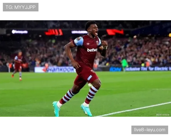 库杜斯：从北西兰新星到阿贾克斯王牌的生涯全景解析